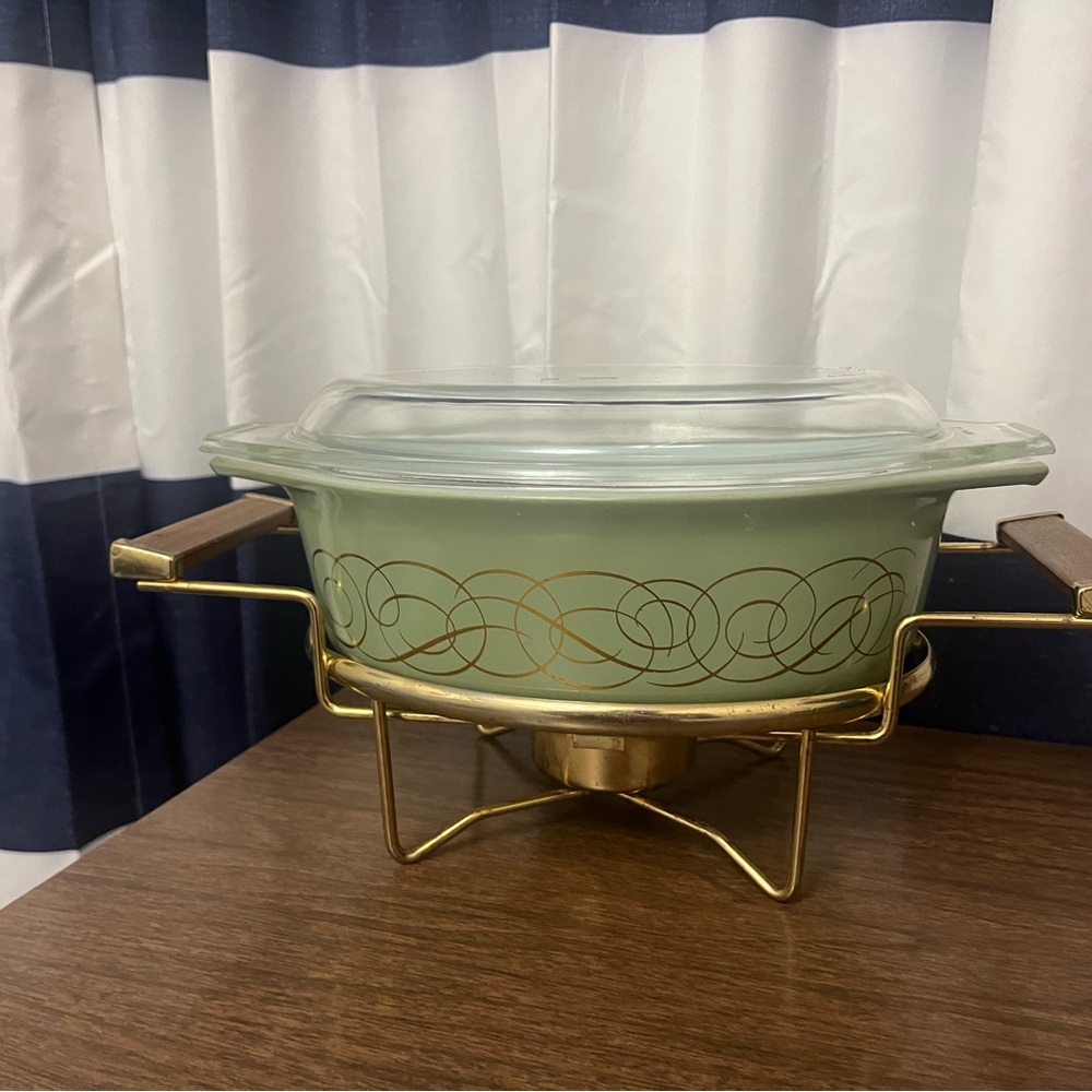 Vintage Pyrex promotional Sage scroll casserole in cradle